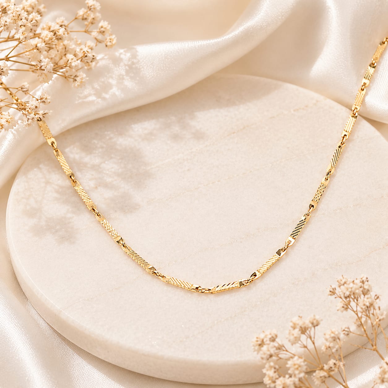 Interlinked Chain Necklace